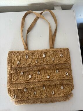 Salt + Umber Woven Shell-Detail Straw Tote Bag — Tan